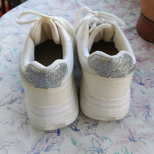 White athletic shoes with silver details like new, size 40