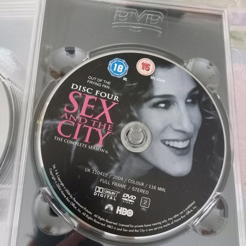 SEX AND THE CITY SEASONS:4,5,6 COLLECTIBLE LUXURY DVD BOX. PRICE DROP