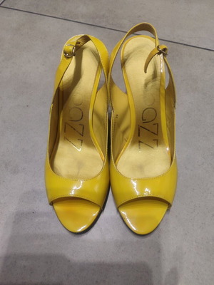 Sandals like new, size 39, yellow