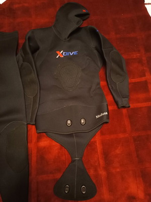 Xdive Medussa 5mm diving suit medium size like new