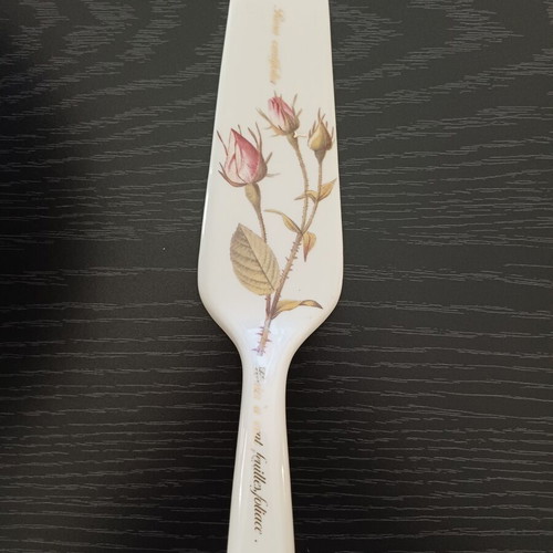 Porcelain cake stand with base and serving spatula MCA Home Collection like new
