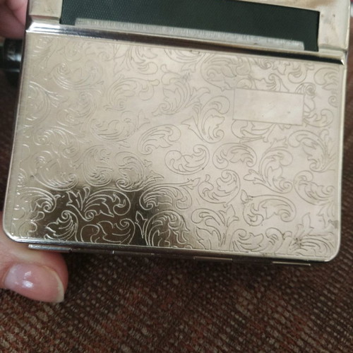 Tobacco cases 2 like new