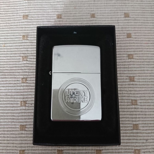 Zippo Lucky Strike lighter like new, polished chrome