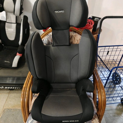 Iso Fix Regaro car seat used
