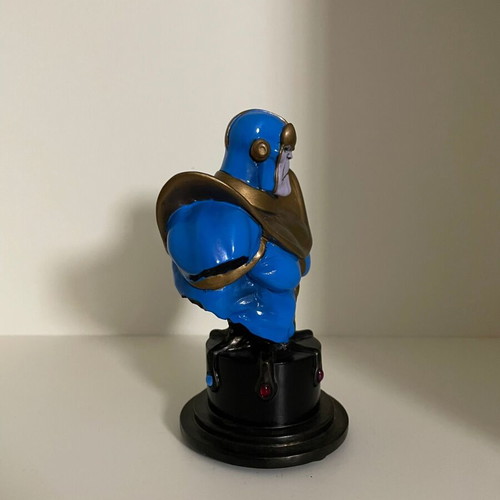 Marvel Bowen Mini-Bust Thanos like new #2330/5000