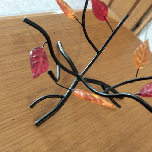 Decorative table ornament with flower designs, like new