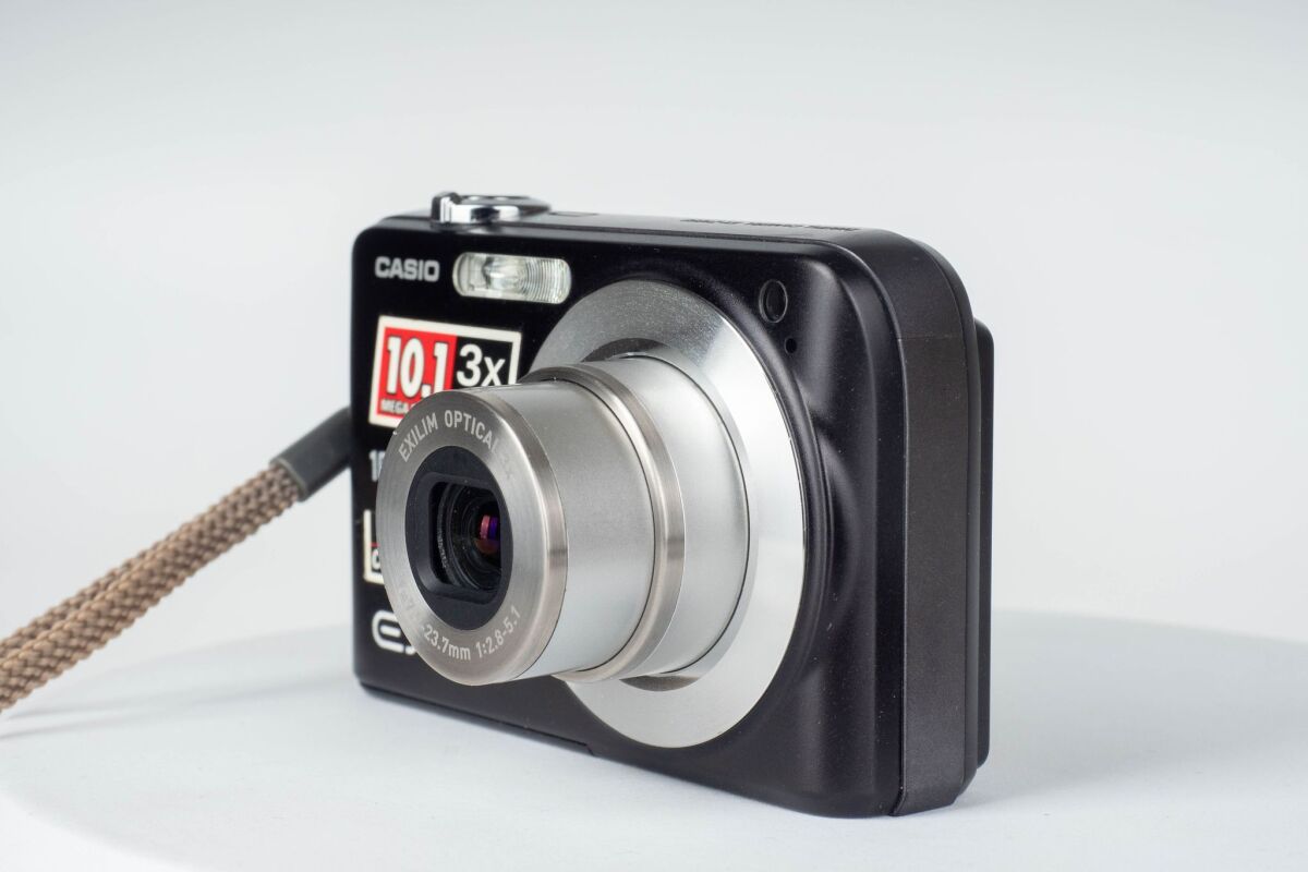 Casio Exilim EX-Z1050 digital camera used - € 160,00 - Vendora.cy