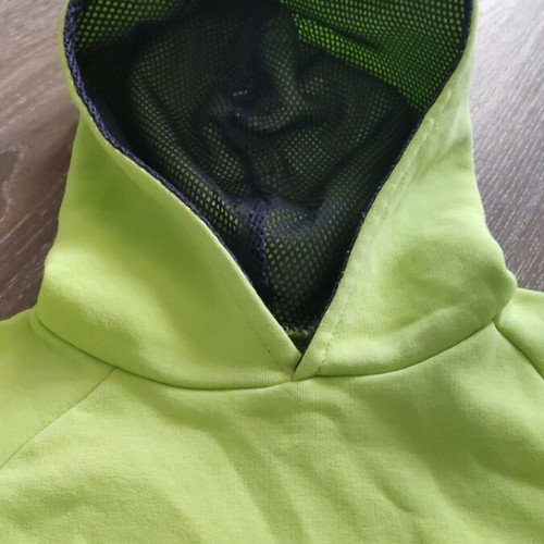 Boys' sweatshirt like new, green, size 146 cm