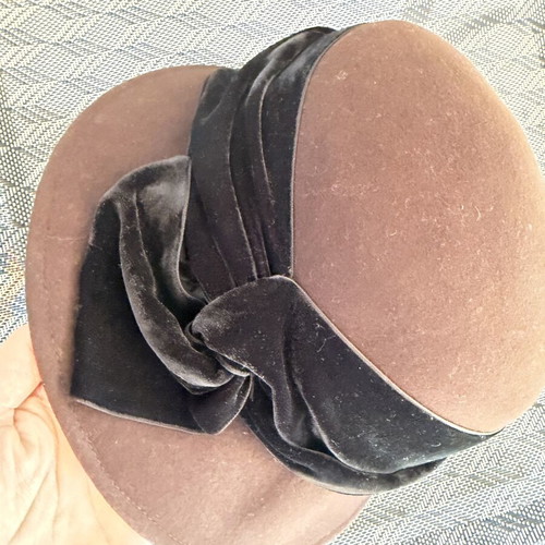 Vintage hat Katerina Karoussos elegant, like new, brown