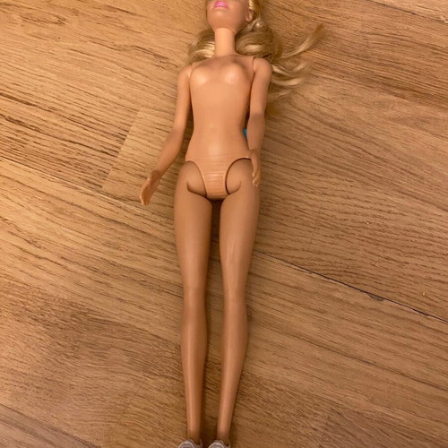 Barbie walking doll like new