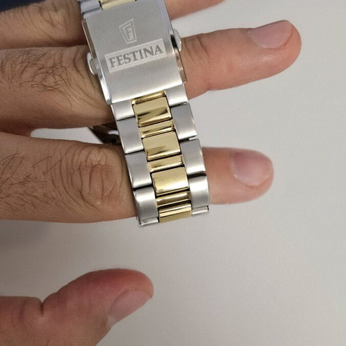 Festina Two-Tone Classic Watch like new with date display and water resistant