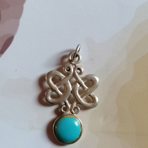 Silver 925 pendant new with Celtic design and turquoise stone