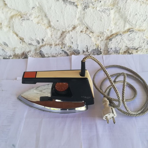 AEG vintage electric iron with fabric cord