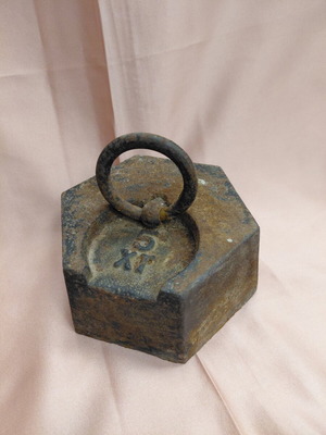 Cast iron weight 5 kg used, for scale or balance from 1930s