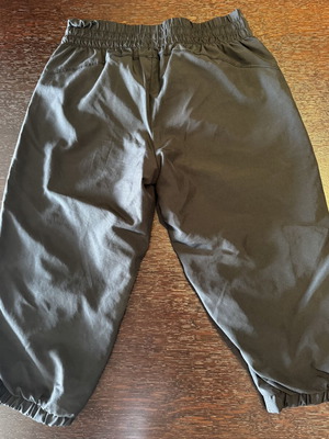 Puma 3/4 black sports pants, size medium