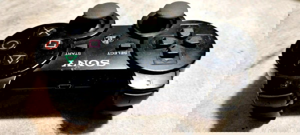 PlayStation 3 chiristirio dualshock 3 sixaxis gnisio