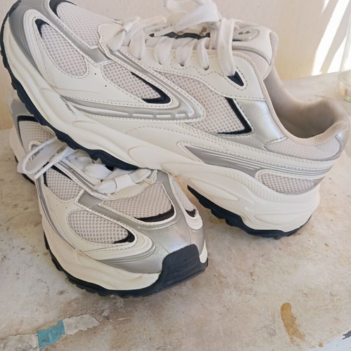 Bershka sneakers size 45 like new with anatomical sole, white and grey