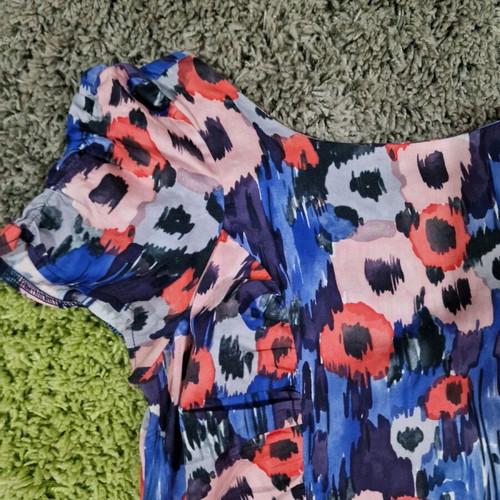 River Island dress with floral pattern, size L, like new