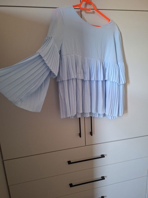 Bill Cost Medium Turquoise Blouse with Pleats on Sleeves and Hem Like New