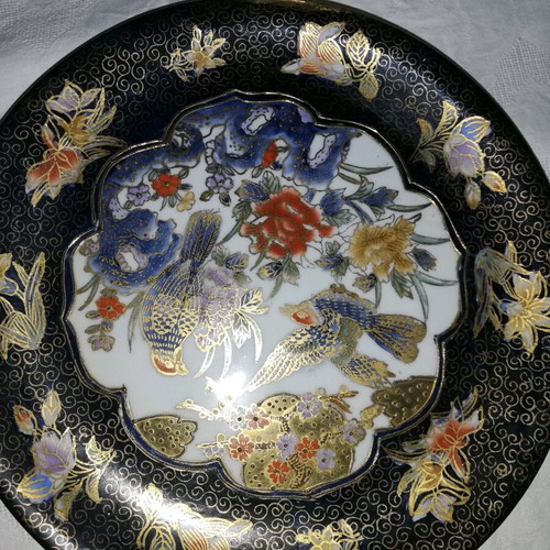Decorative plate like new 26 x 26
