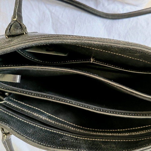 Leather shoulder bag used, black with ecru stitching