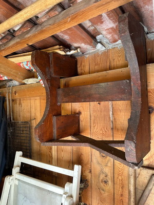 Wooden barrel stand like new