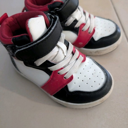 Children's boots used, size 23, white and red