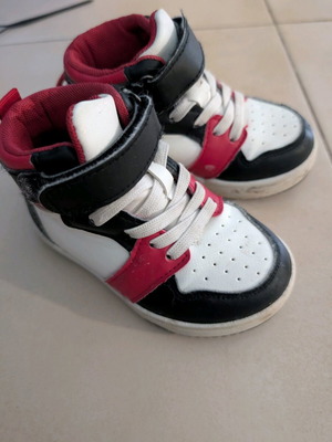 Children's boots used, size 23, white and red