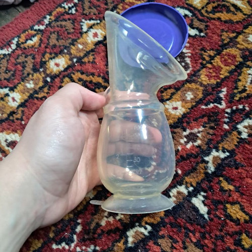 Manual breast pump like new