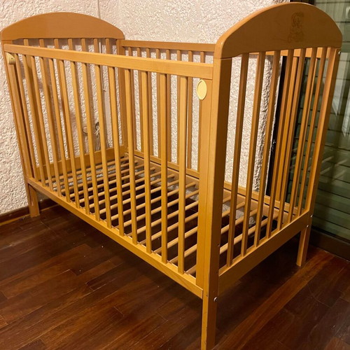 Lito wooden baby cot like new with mattress