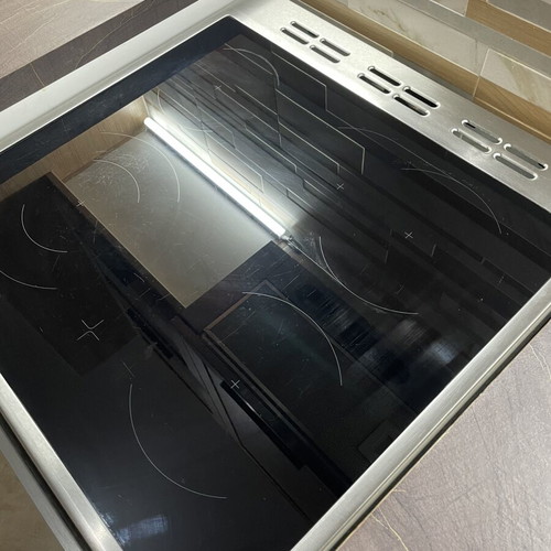 Grundig Ceramic Oven like new, 72 lt, 8 cooking functions