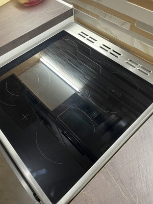 Grundig Ceramic Oven like new, 72 lt, 8 cooking functions