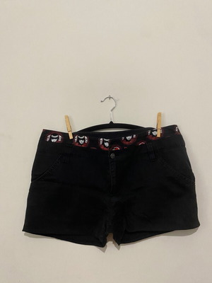 Emily The Strange σορτς μεταχειρισμένα, μέγεθος Large, μαύρο πολύχρωμο