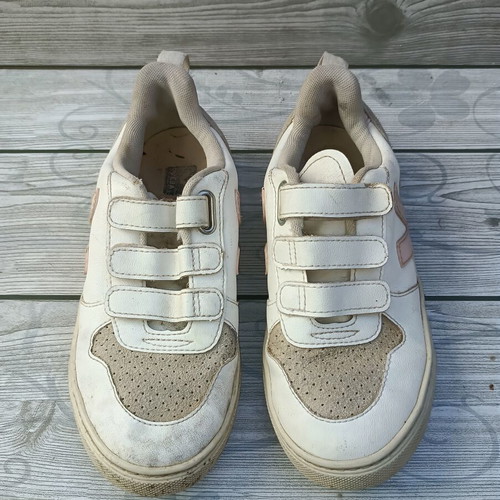 Veja leather sneakers size 33 like new, white