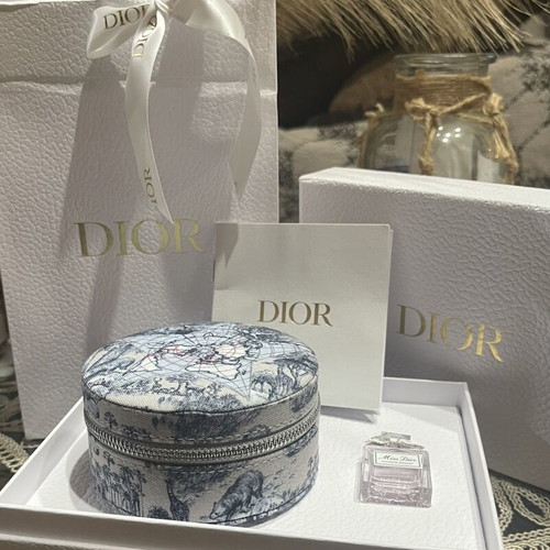 Dior Beauty Gift Set with Miss Dior Mini and Toile de Jouy Pouch