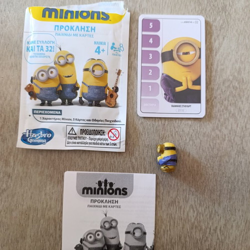Minions figure new with cards