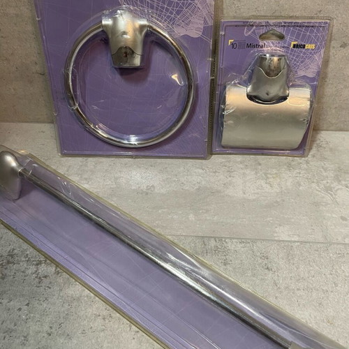 Metal Bathroom Towel and Toilet Paper Holder Set new