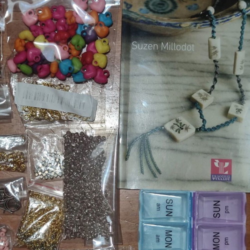 Professional Jewelry Making Set with Thousands of Pieces and Book