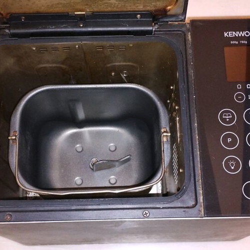 Kenwood BM450 780W bread maker used with 15 programs