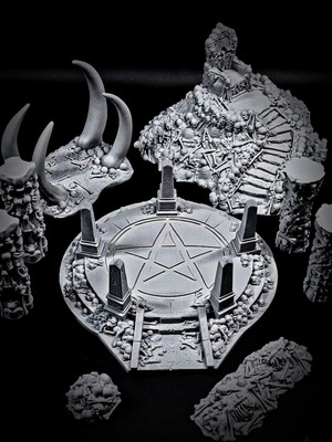 At The Throne of Skulls resin sci-fi miniatures