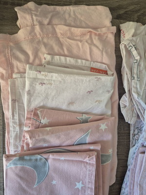 Crib sheets set of 9, like new, 100% cotton, approx. 100x65 cm