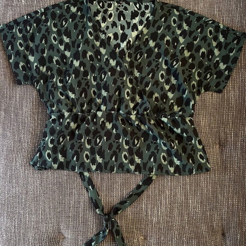 Leopard Print Women's Blouse with Belt size XL like new