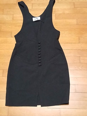 Boeing Women's Fashion black sleeveless dress vest style with V and buttons, size Small, like new