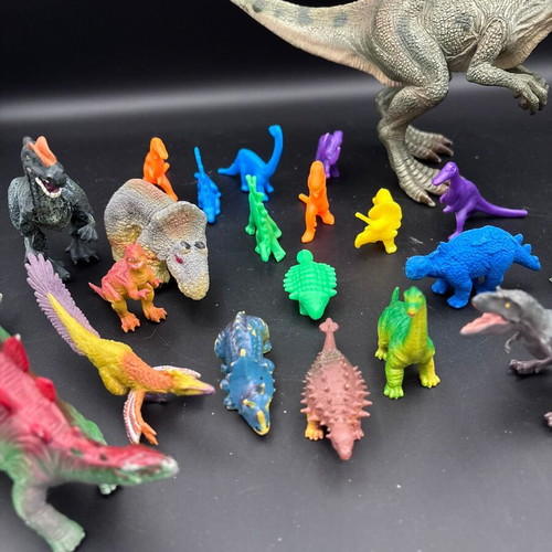 Dinosaur figure collection like new, 20+ pieces