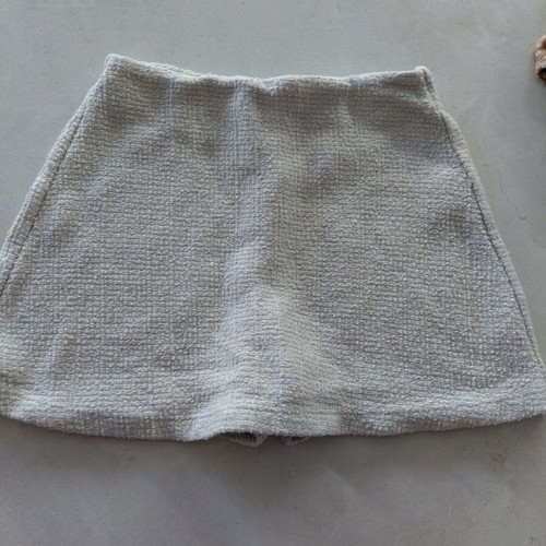 Zara shorts skirt like new, boucle fabric, beige