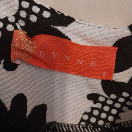 Lynne short dress used, size S, black and white with pleats