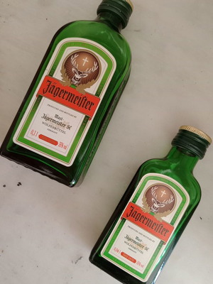 Колекционерски бутилки Jagermeister като нови, комплект от 2
