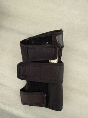 X-line wrist protector used, small