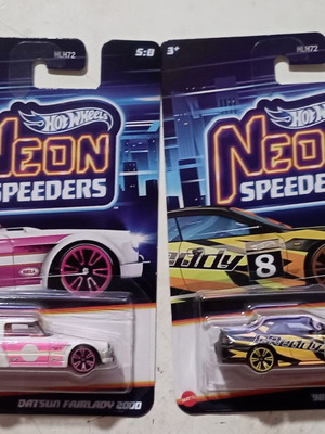 Hot Wheels Neon Speeders σετ 2 αυτοκινήτων Datsun Fairlady 2000 και Honda Prelude