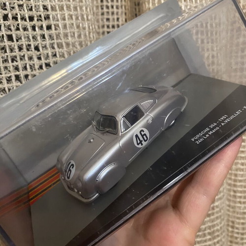 Porsche 356 1951 collectible model car like new